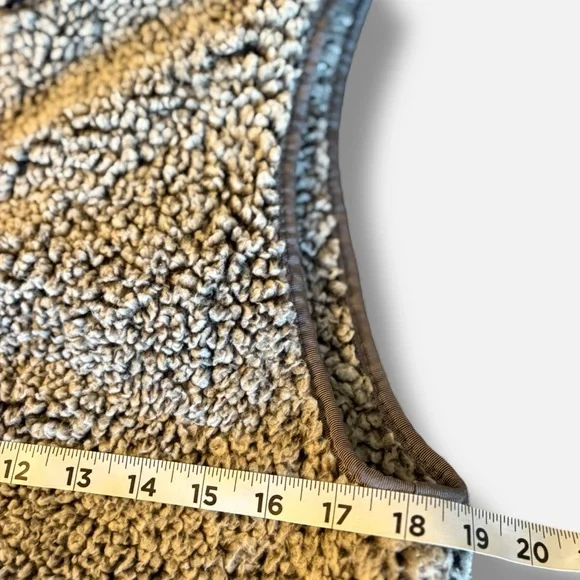 🚨3 for $15 Thread & Supply Gray Sherpa Fleece Fuzzy Fur Pocket Vest Coat Small - Picture 5 of 6